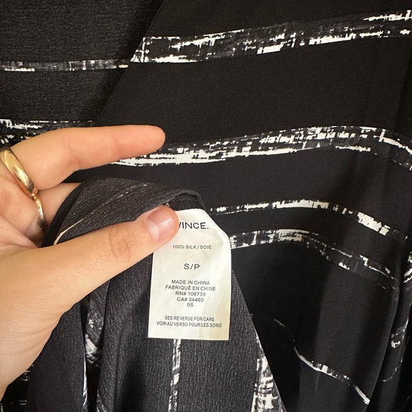 Vince 100% Silk Shadow Stripe Shift Dress in Black 3/4 Sleeve Size Small - Picture 4 of 6